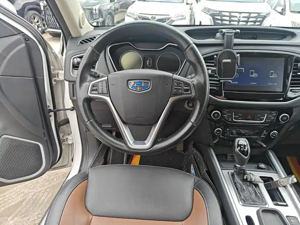 Geely Vision X6 — миниатюра 11