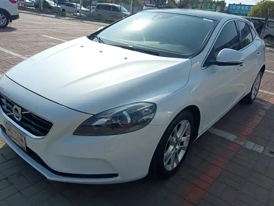 Volvo V40 2016