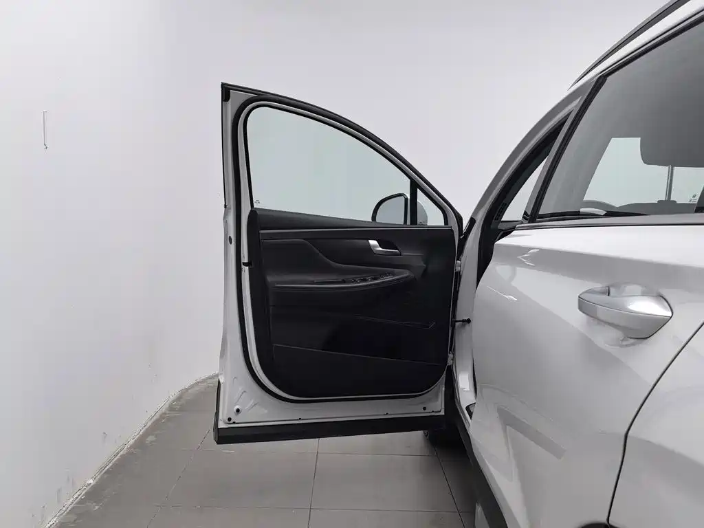 Hyundai Santa Fe — миниатюра 8