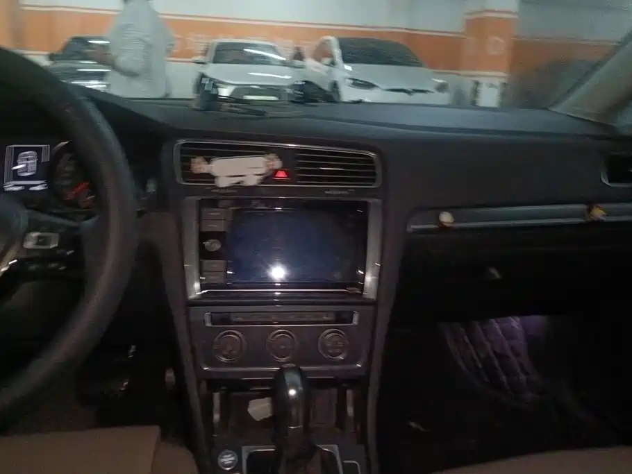 Volkswagen Golf — миниатюра 13