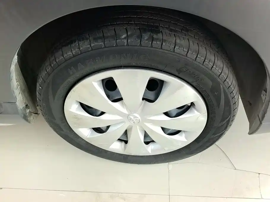 Toyota Yaris L — миниатюра 6