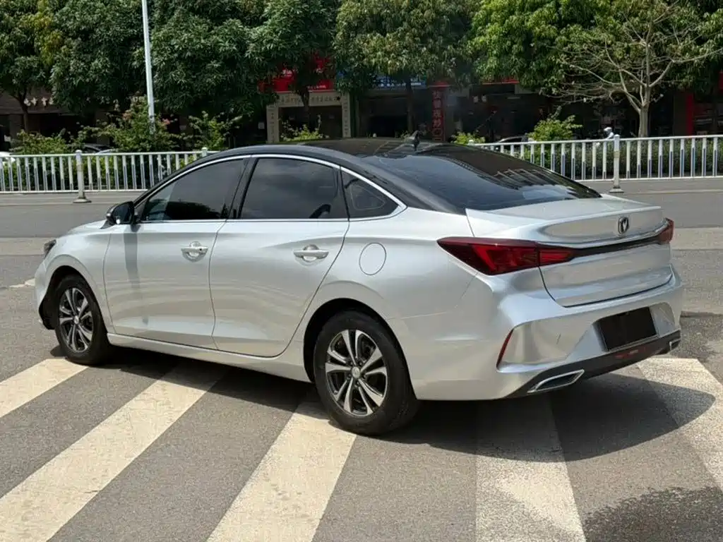 Changan Eado — миниатюра 4