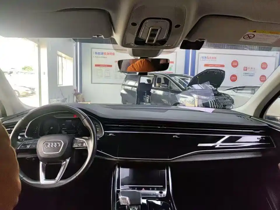 Audi Q7 — миниатюра 8