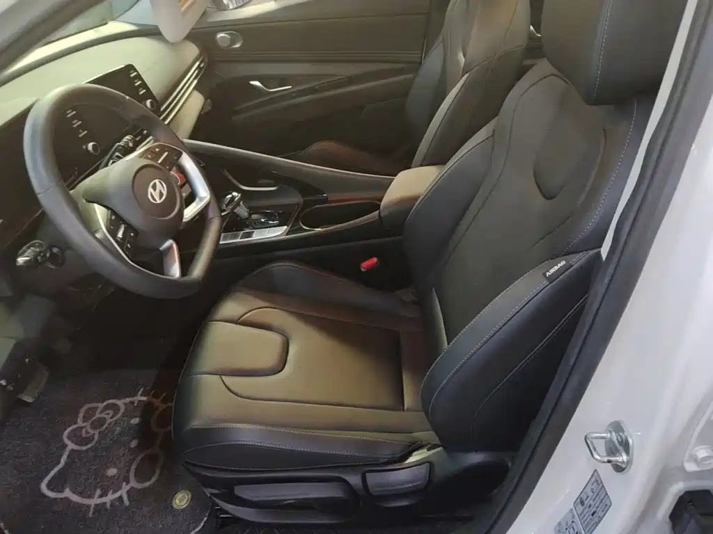 Hyundai Elantra — миниатюра 15