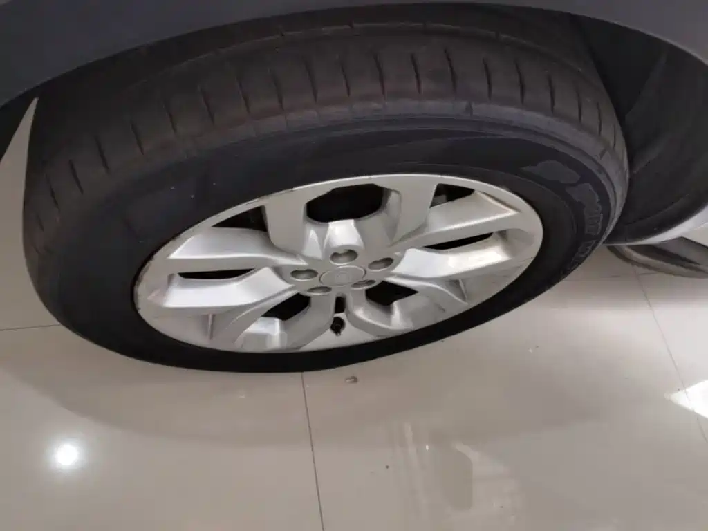 Land Rover Discovery Sport — миниатюра 23