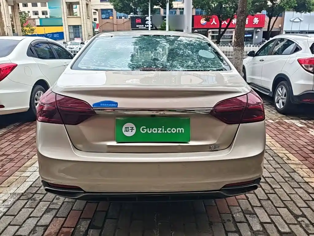 Geely Emgrand — миниатюра 6