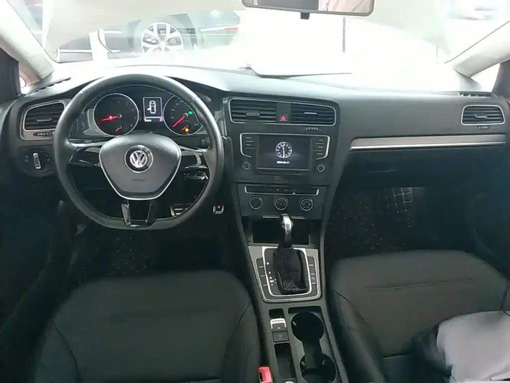 Volkswagen Golf — миниатюра 10