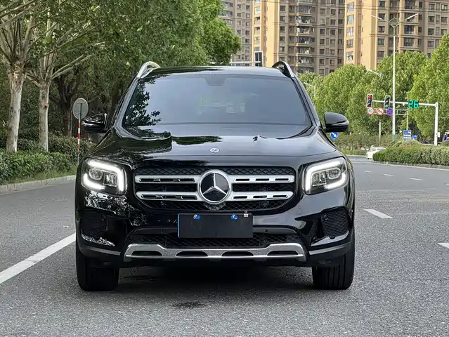 MERCEDES-BENZ GLB
