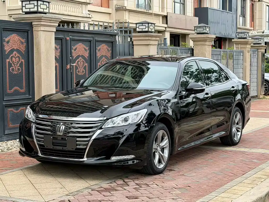 Toyota Crown 2018