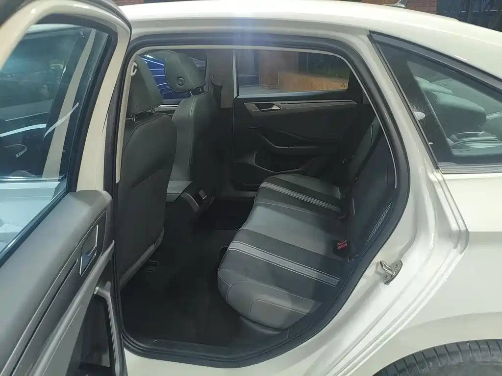 Volkswagen Sagitar — миниатюра 11