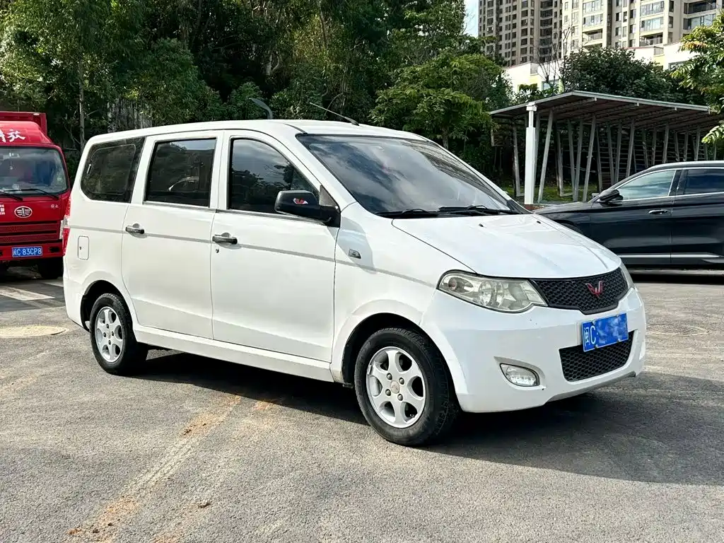 Wuling Hongguang — миниатюра 3