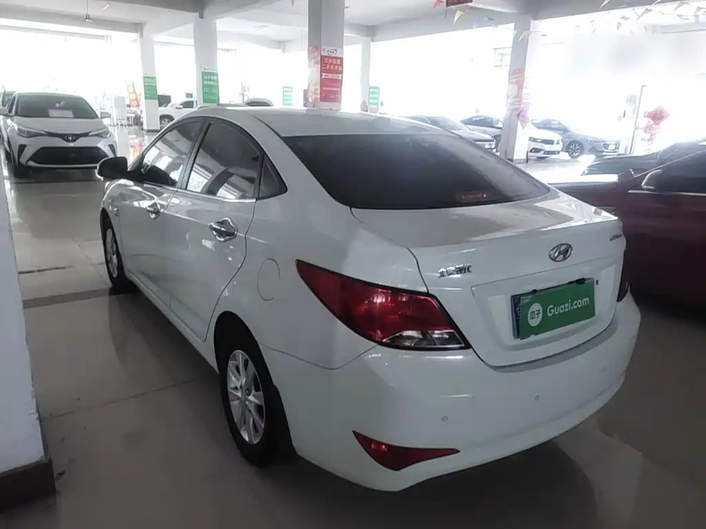Hyundai Verna — миниатюра 5