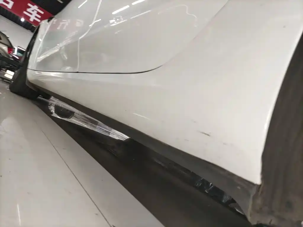 Tesla Model 3 — миниатюра 22