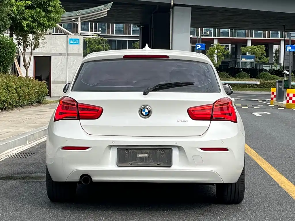 BMW 1 Series (Import) — миниатюра 5