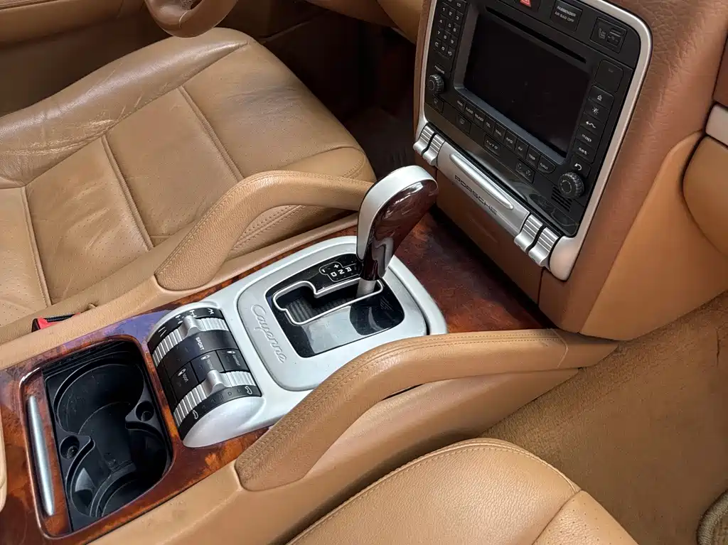 Porsche Cayenne — миниатюра 14