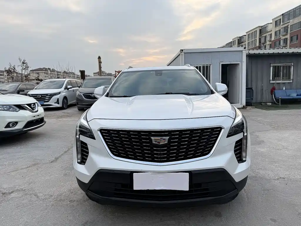 CADILLAC XT4