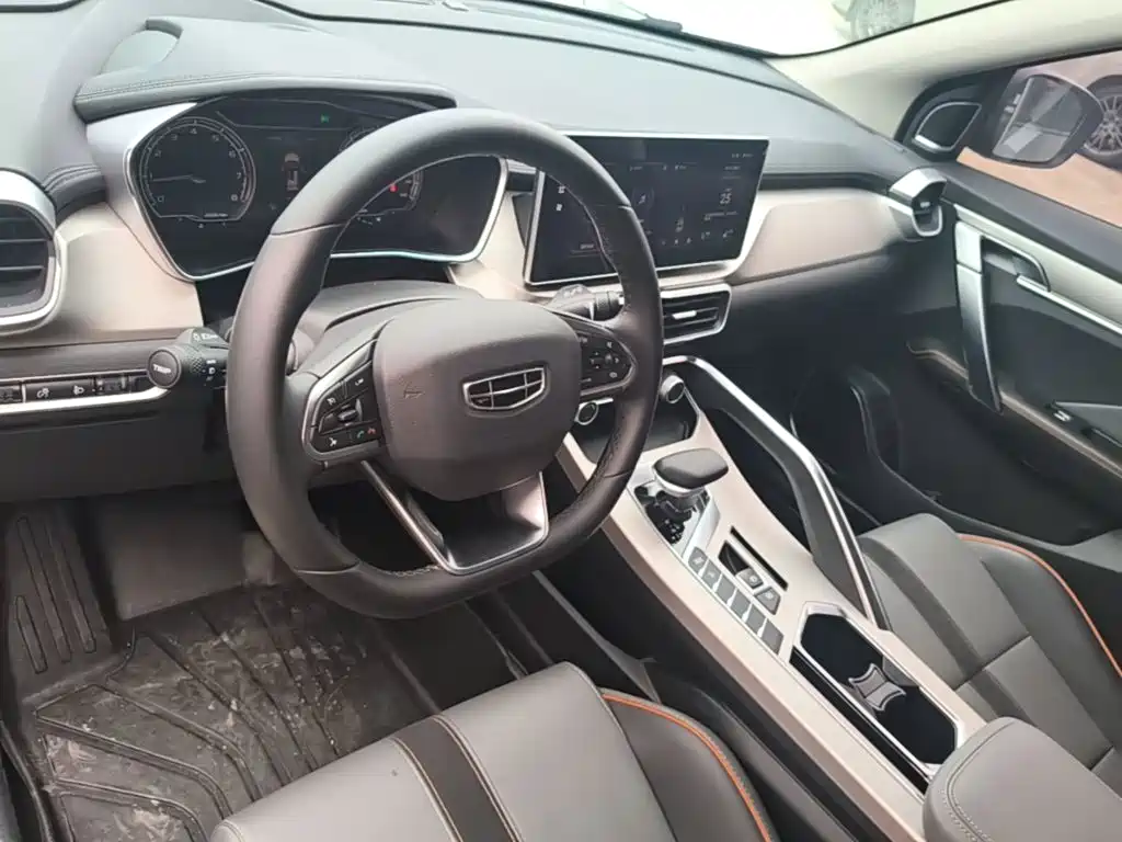 Geely Binyue — миниатюра 10