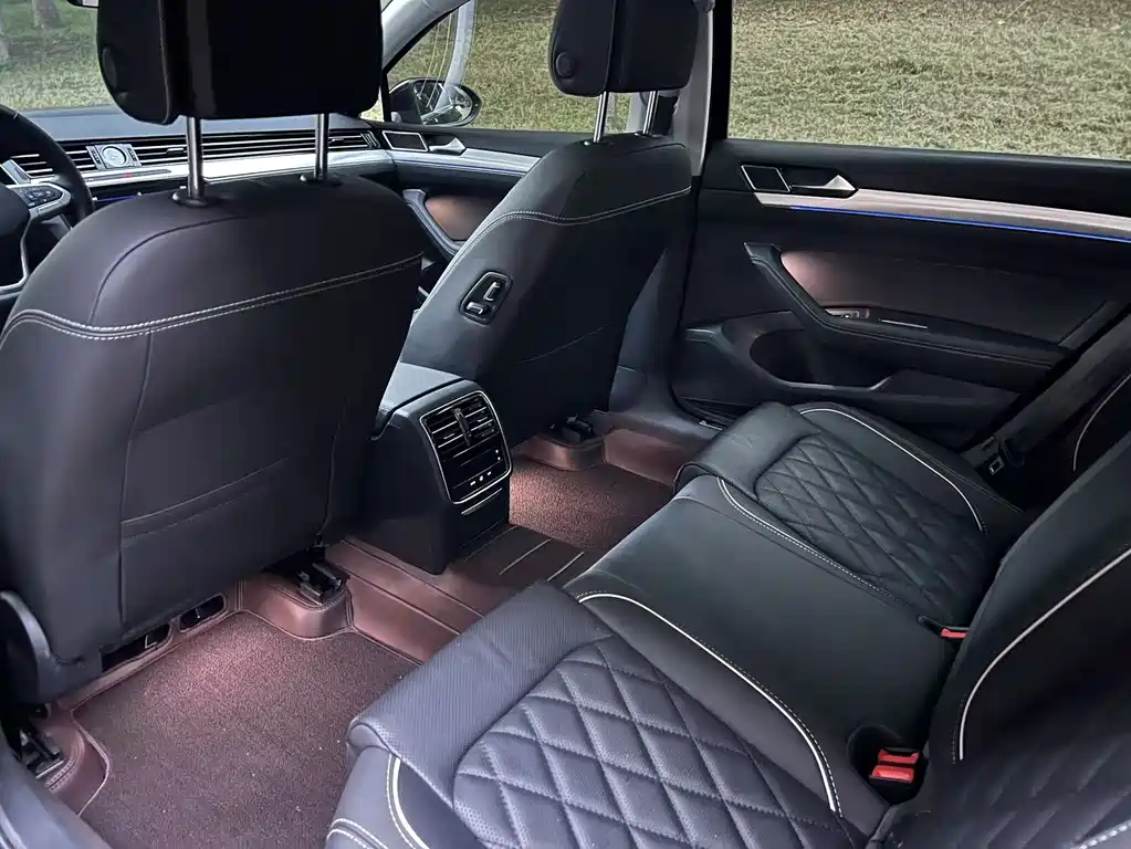 Volkswagen Magotan PHEV — миниатюра 7