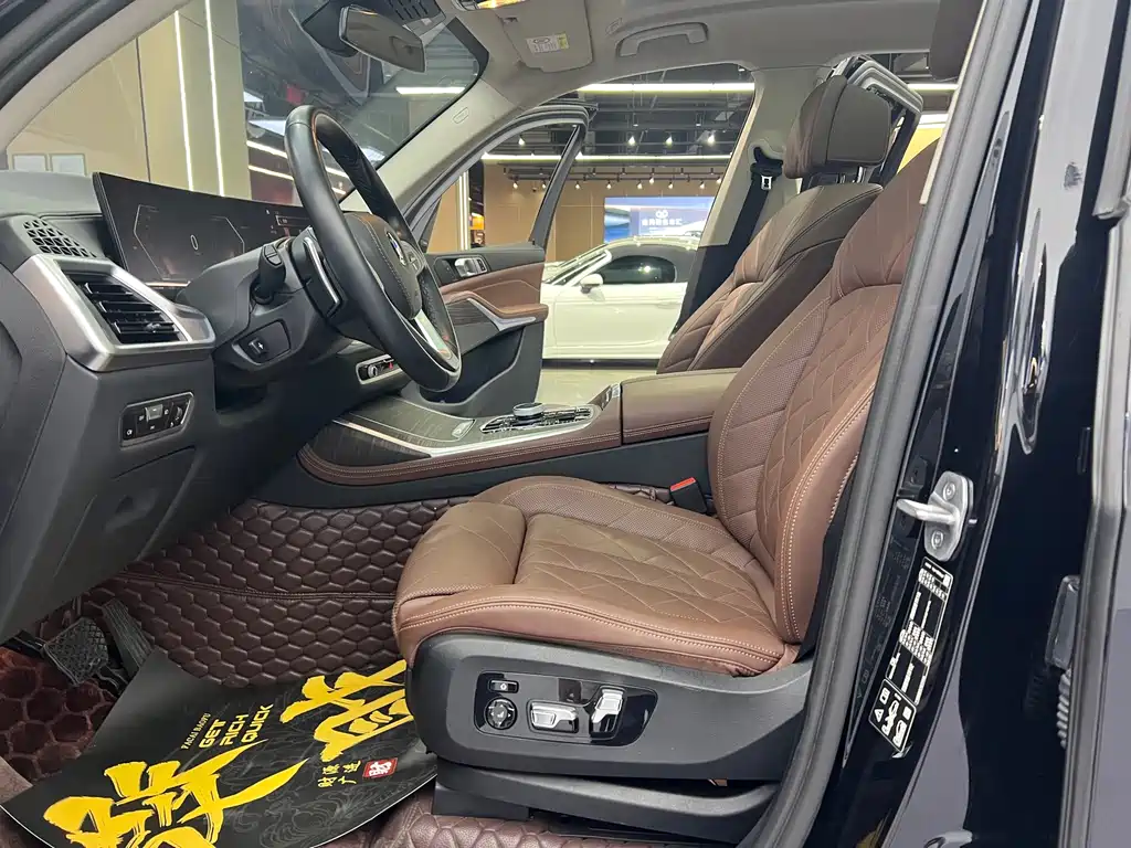 BMW X7 — миниатюра 13