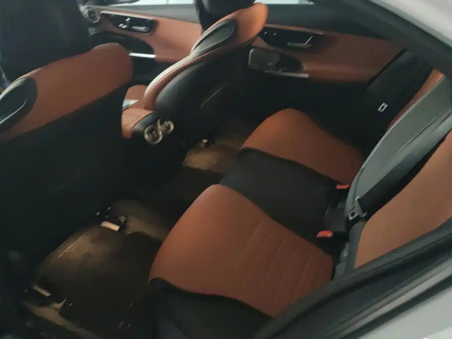 Mercedes-Benz C-Class — миниатюра 10