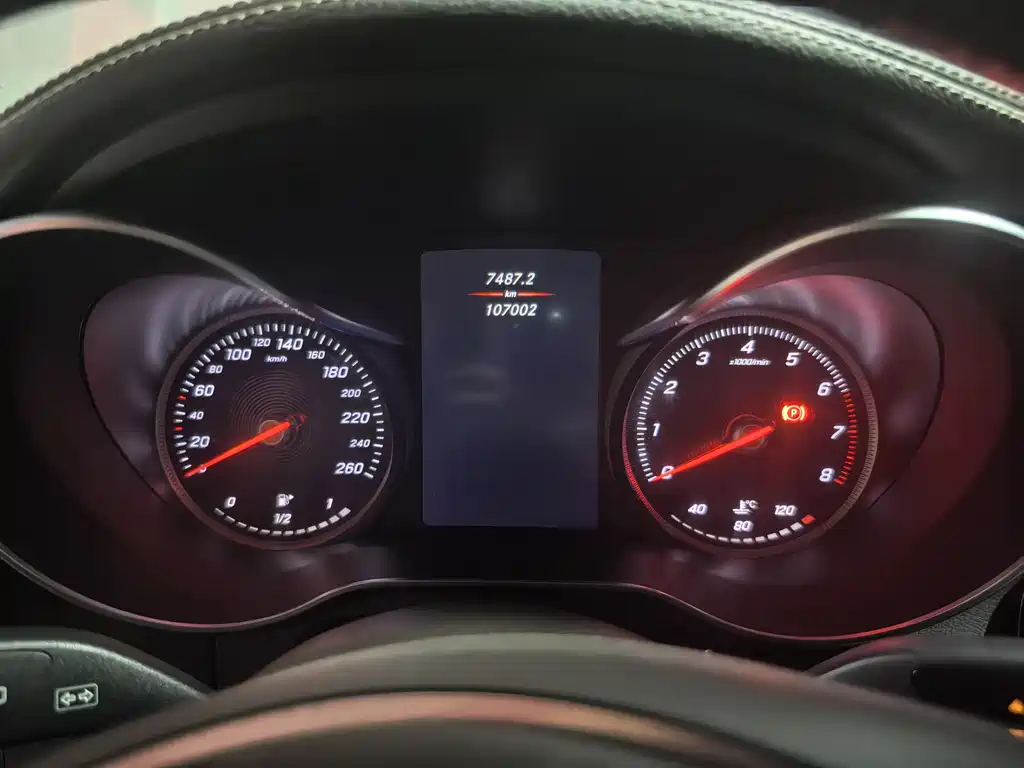 Mercedes-Benz GLC 2018 GLC 260 4MATIC Luxury