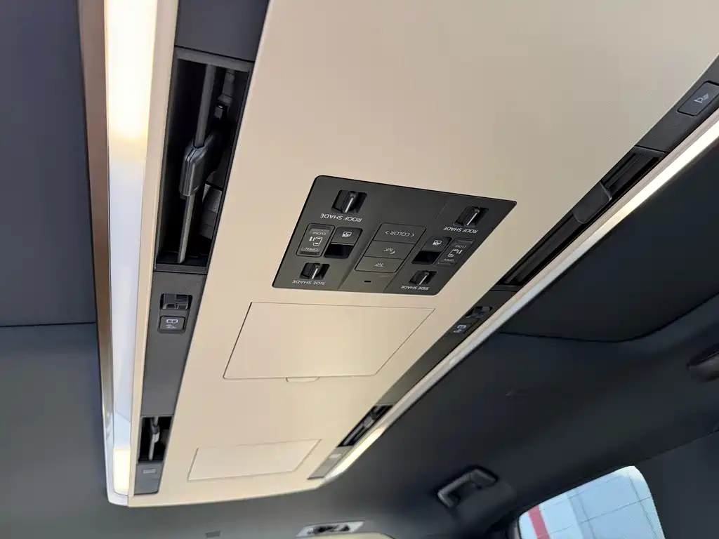 Toyota Vellfire — миниатюра 18