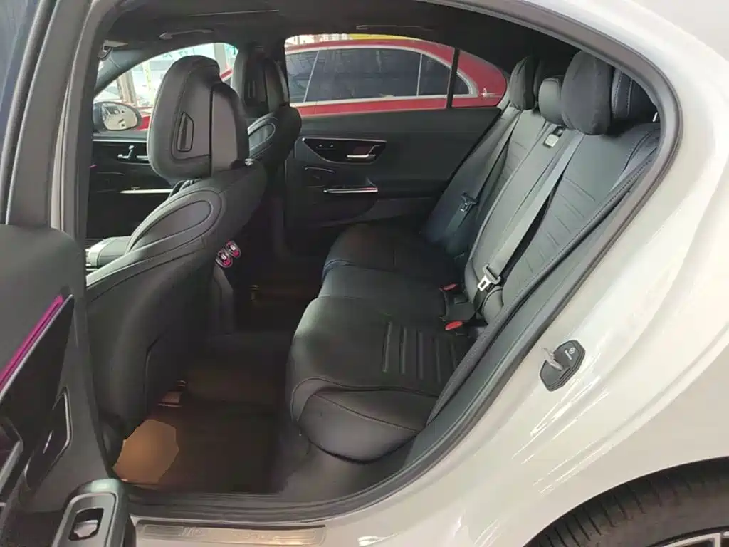 Mercedes-Benz C-Class — миниатюра 17