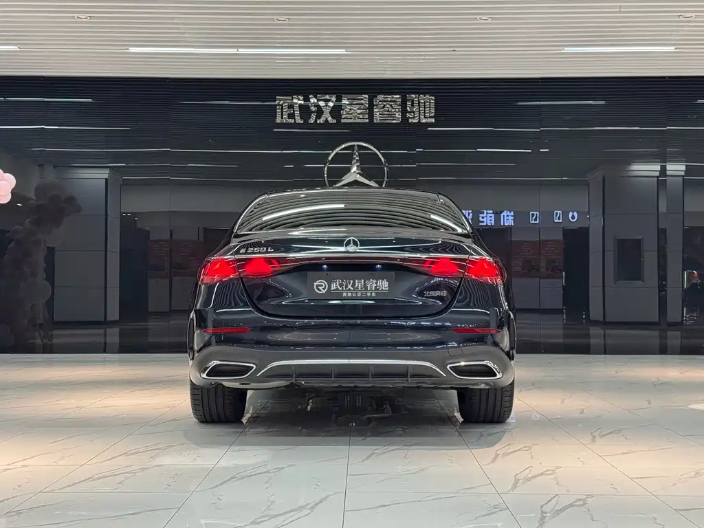 Mercedes-Benz E-Class — миниатюра 6