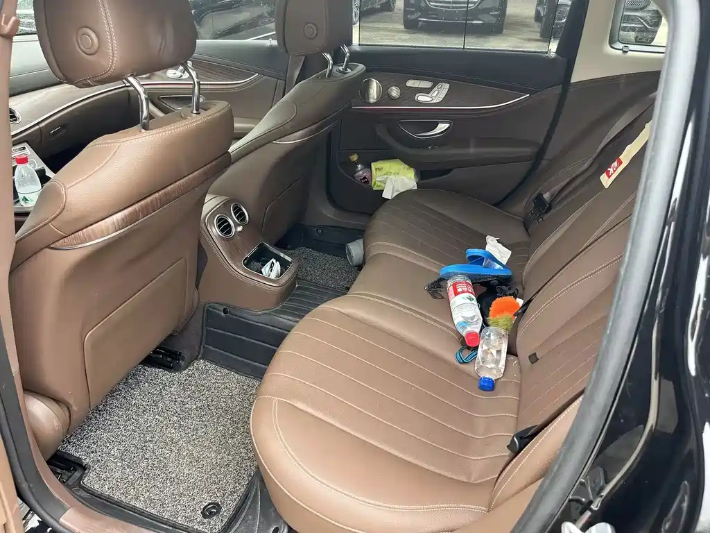 Mercedes-Benz E-Class — миниатюра 5