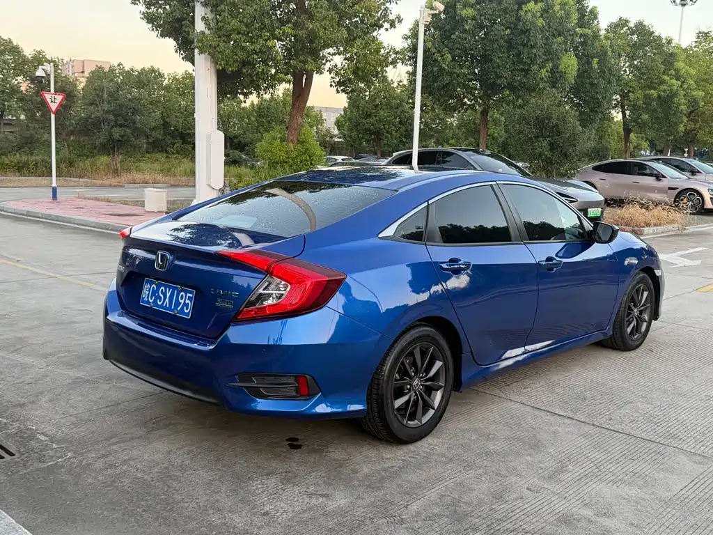 Honda Civic — миниатюра 7