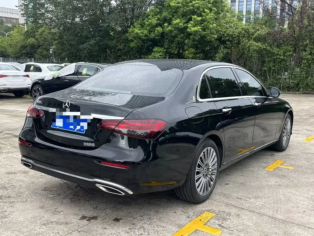 Mercedes-Benz E-Class — миниатюра 2