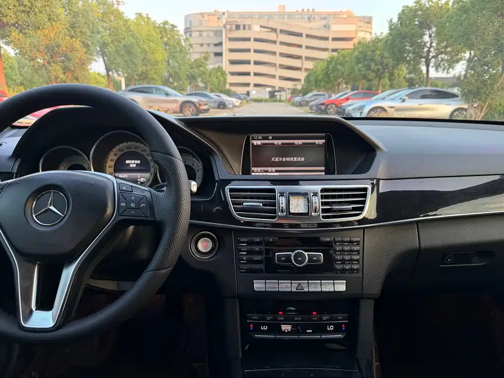 Mercedes-Benz E-Class — миниатюра 14