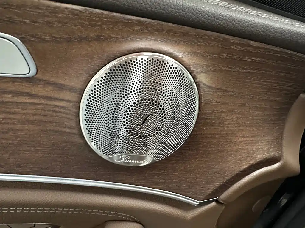 Mercedes-Benz E-Class — миниатюра 9