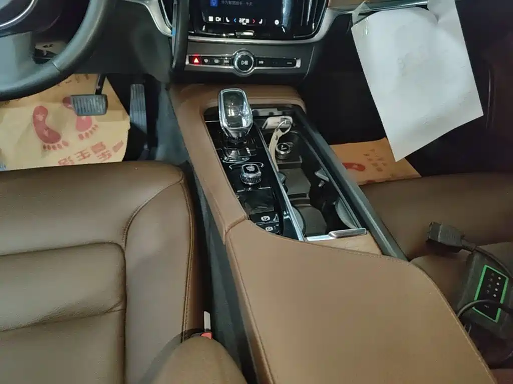 Volvo S90 — миниатюра 14