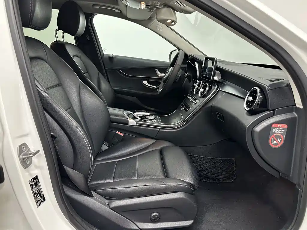 Mercedes-Benz C-Class — миниатюра 15