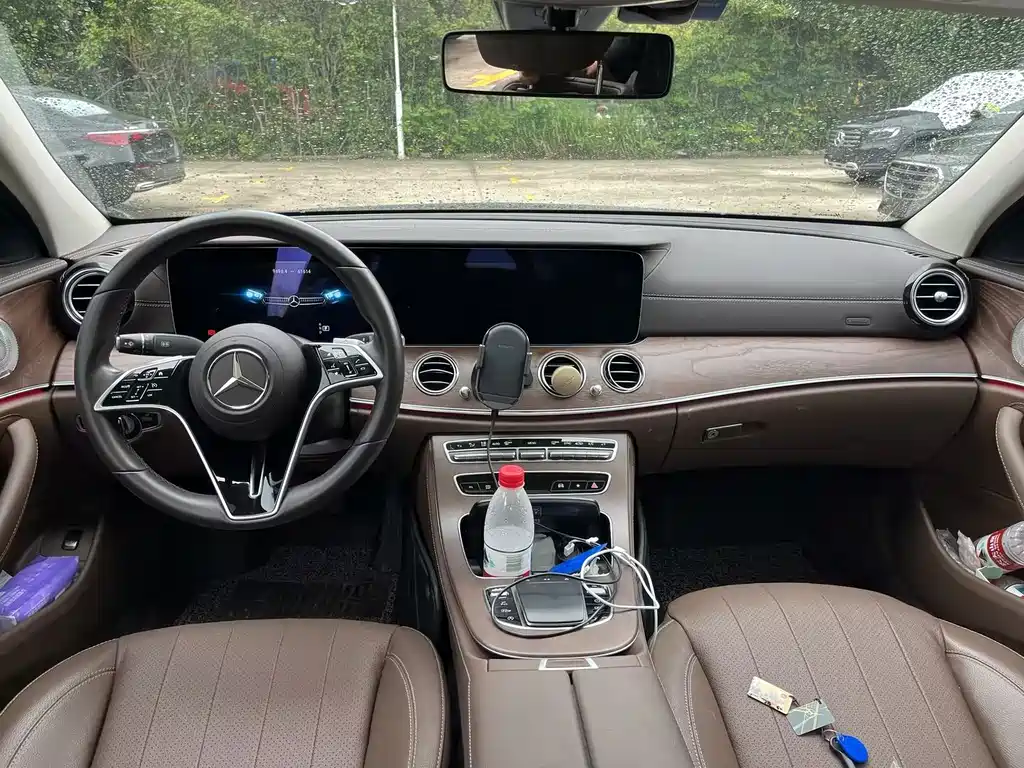 Mercedes-Benz E-Class — миниатюра 3