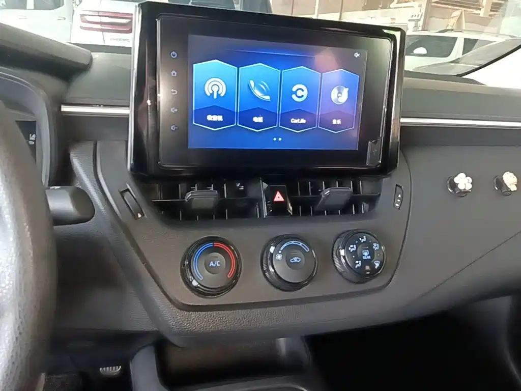 Toyota Corolla — миниатюра 13