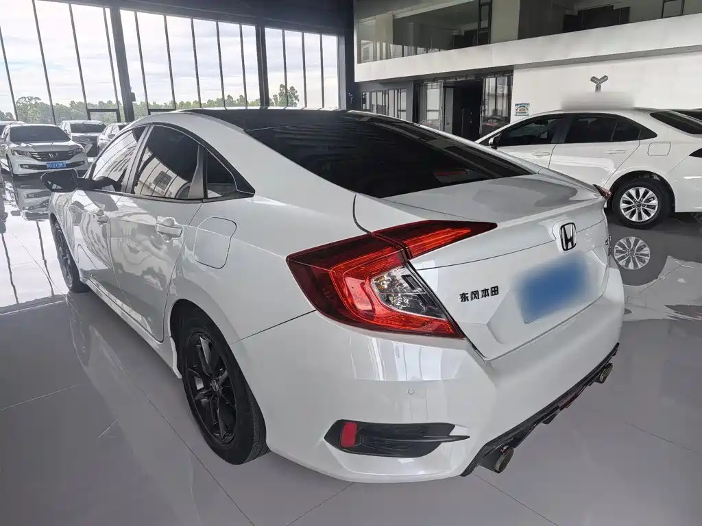 Honda Civic — миниатюра 7