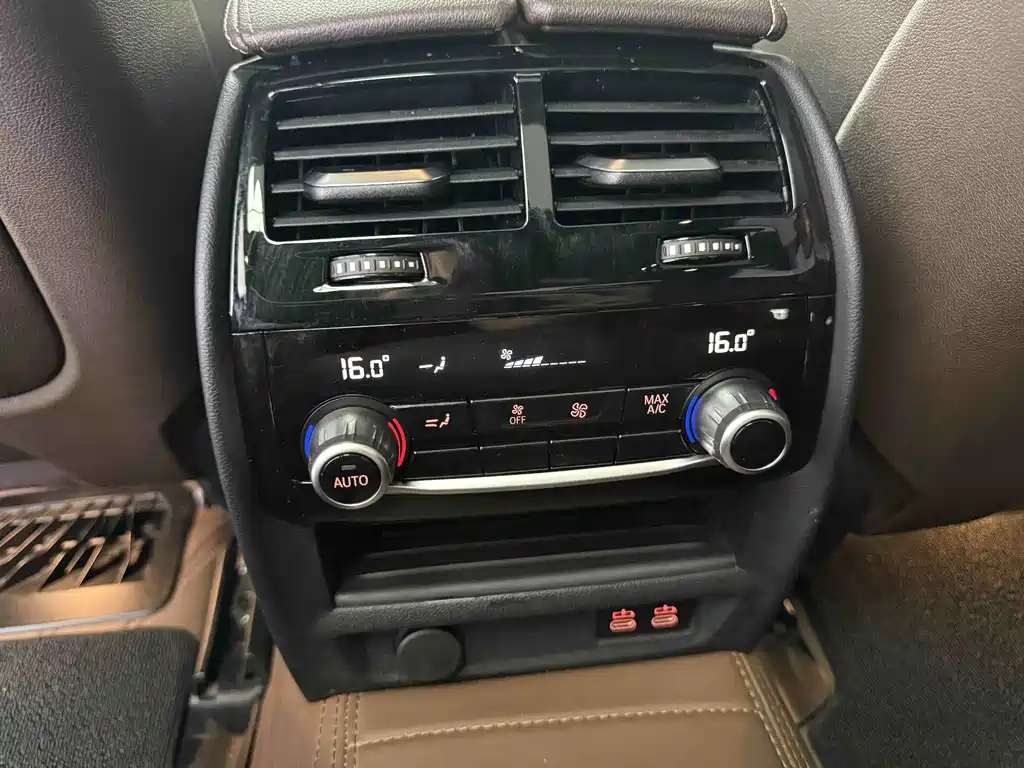 BMW 5 Series — миниатюра 14