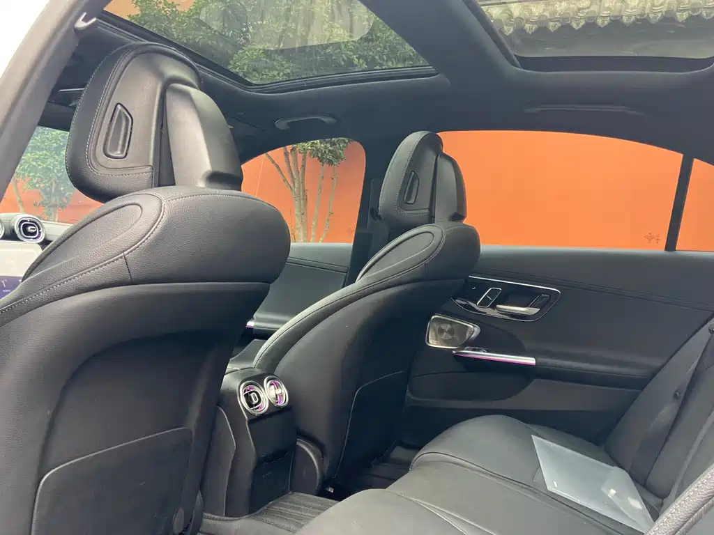 Mercedes-Benz C-Class — миниатюра 6