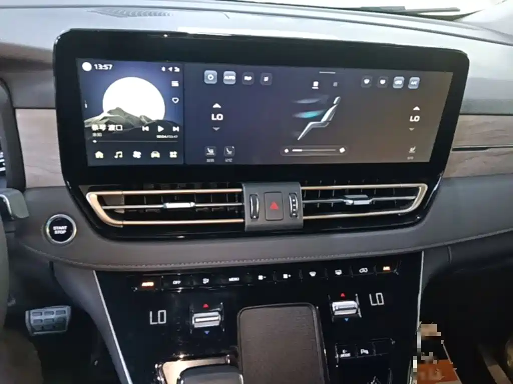 Hongqi Hongqi HQ9 PHEV — миниатюра 13