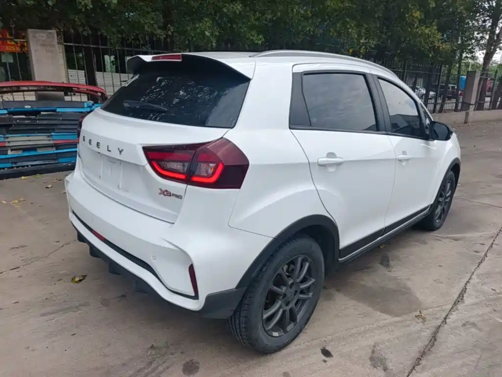 Geely Vision X3 — миниатюра 7