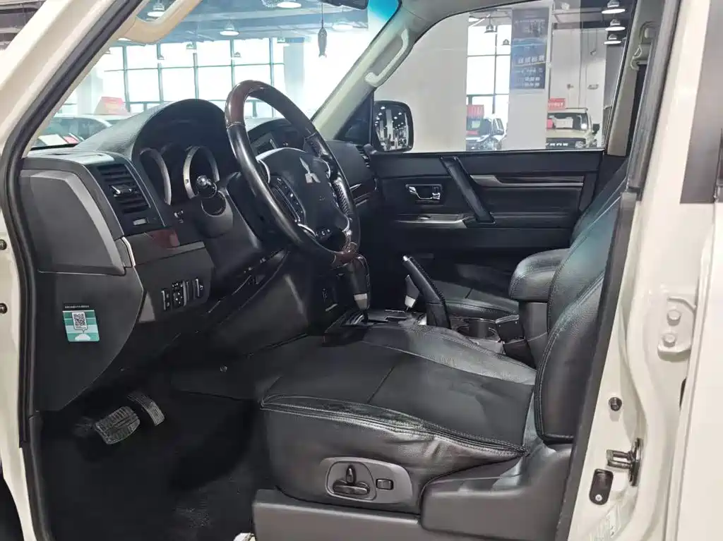 Mitsubishi V97 2019 3.8L AT