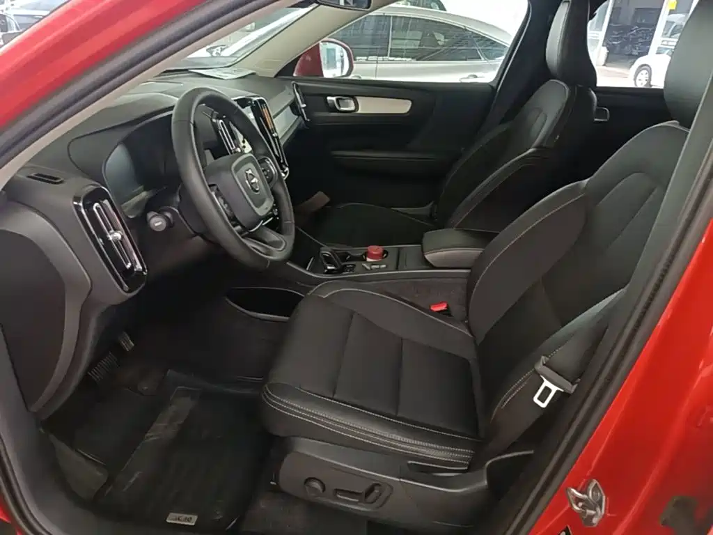Volvo XC40 — миниатюра 15