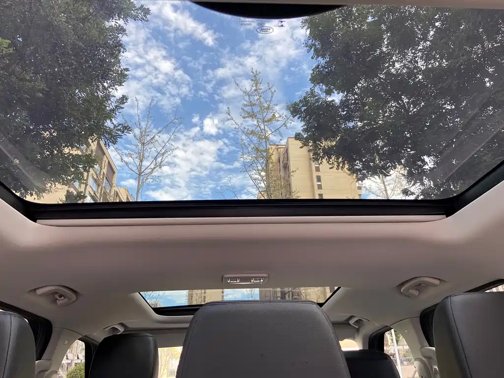 Land Rover Discovery — миниатюра 17