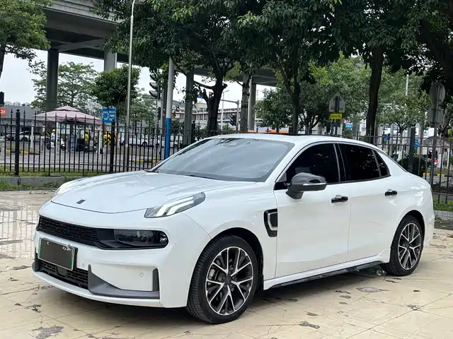 2021 Lynk & Co 03
