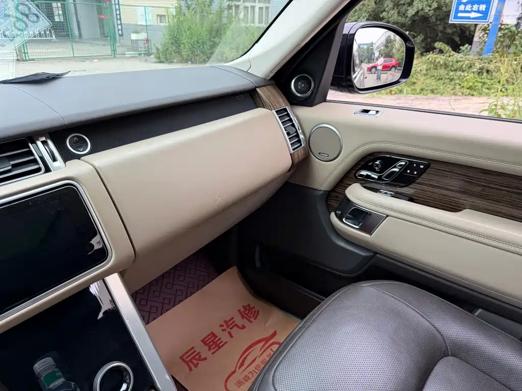 Land Rover Range Rover — миниатюра 6
