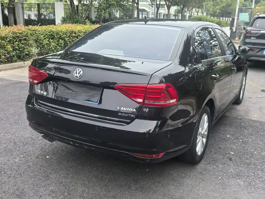 Volkswagen Lavida — миниатюра 11