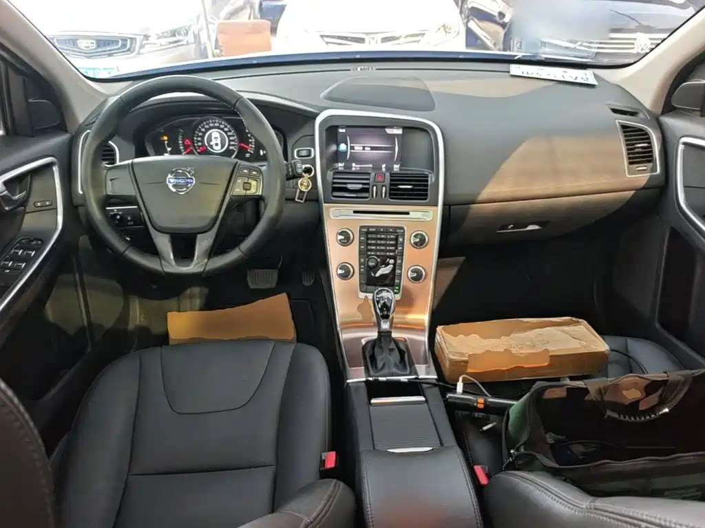 Volvo XC60 — миниатюра 10