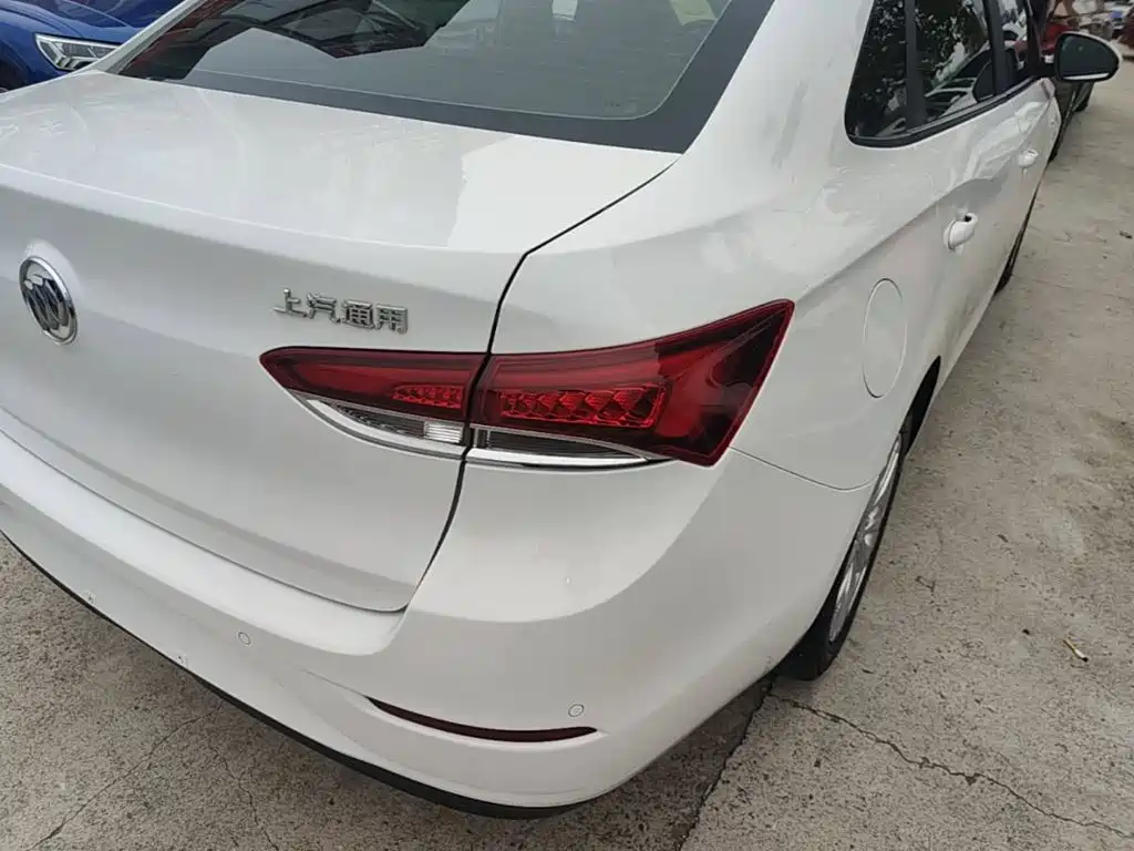 Buick Excelle — миниатюра 8